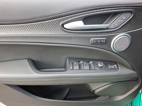 Used 2024 Alfa Romeo Stelvio Quadrifoglio image 12