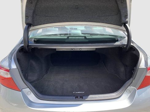 Used 2017 Toyota Camry SE w/ Moonroof Package FWD image 39