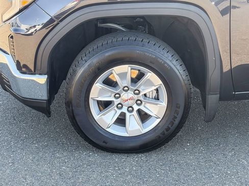 Used 2024 GMC Sierra 1500 SLE image 15