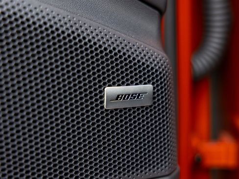 Certified 2025 Porsche Macan Electric image 23