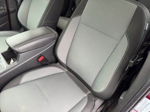 Used 2017 Ford Escape SE w/ Equipment Group 201A image 8