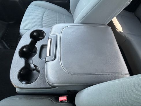 Used 2017 RAM 1500 Express RWD image 28