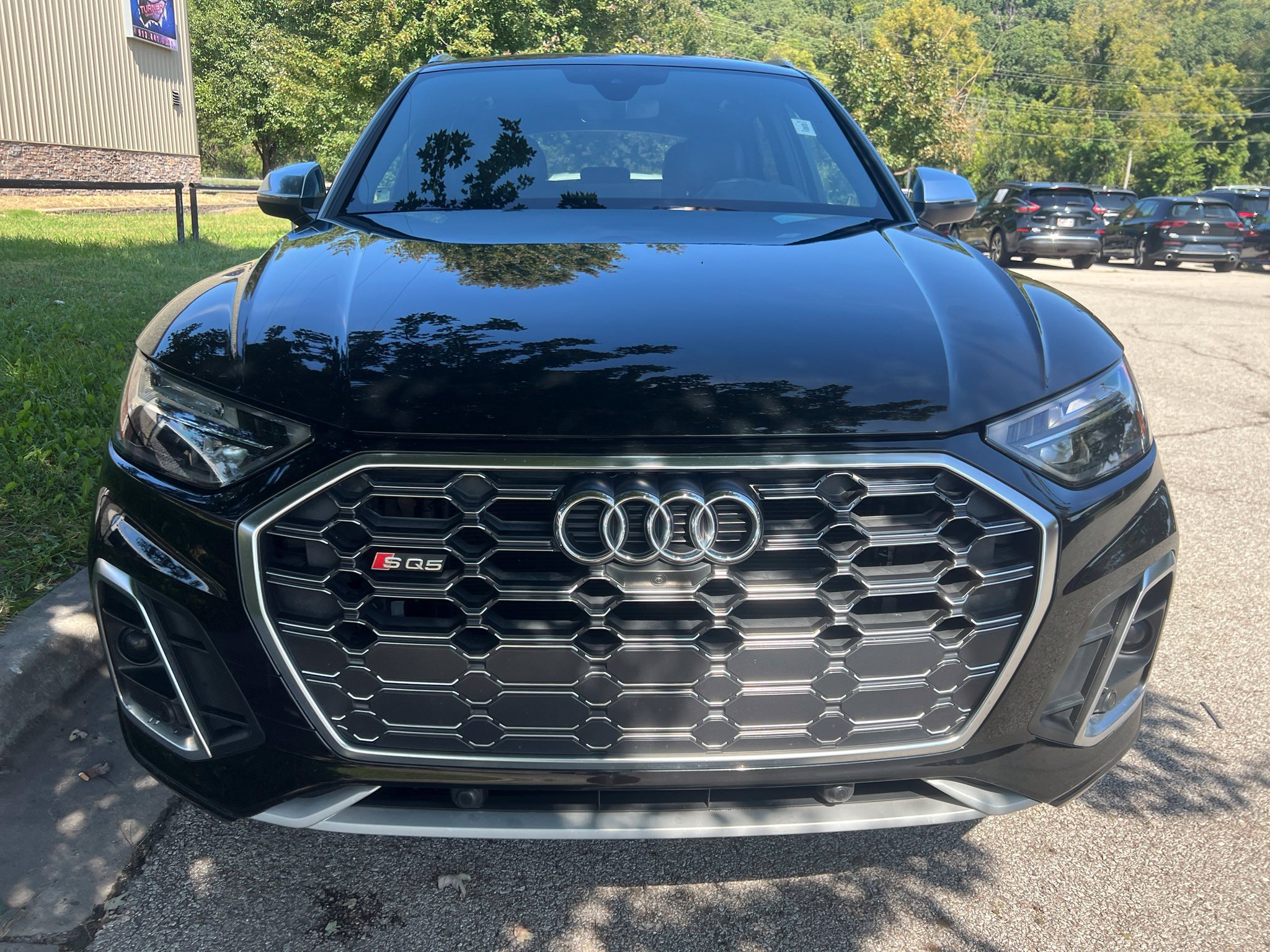 Used 2023 Audi SQ5 Premium Plus w/ Premium Plus Package AWD/4WD image 2