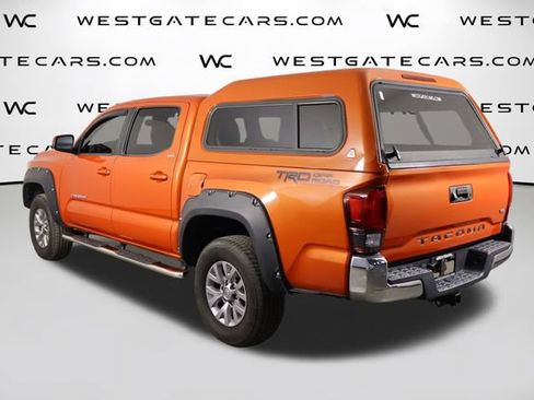 Used 2018 Toyota Tacoma SR5 RWD image 40