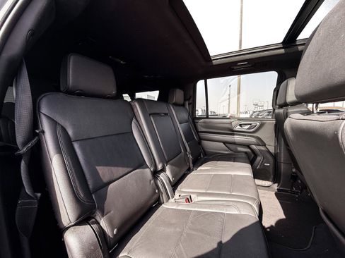 Used 2022 Chevrolet Suburban LT AWD/4WD image 18