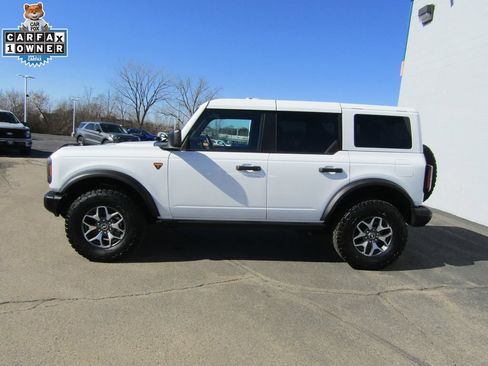 Used 2025 Ford Bronco Badlands AWD/4WD image 2