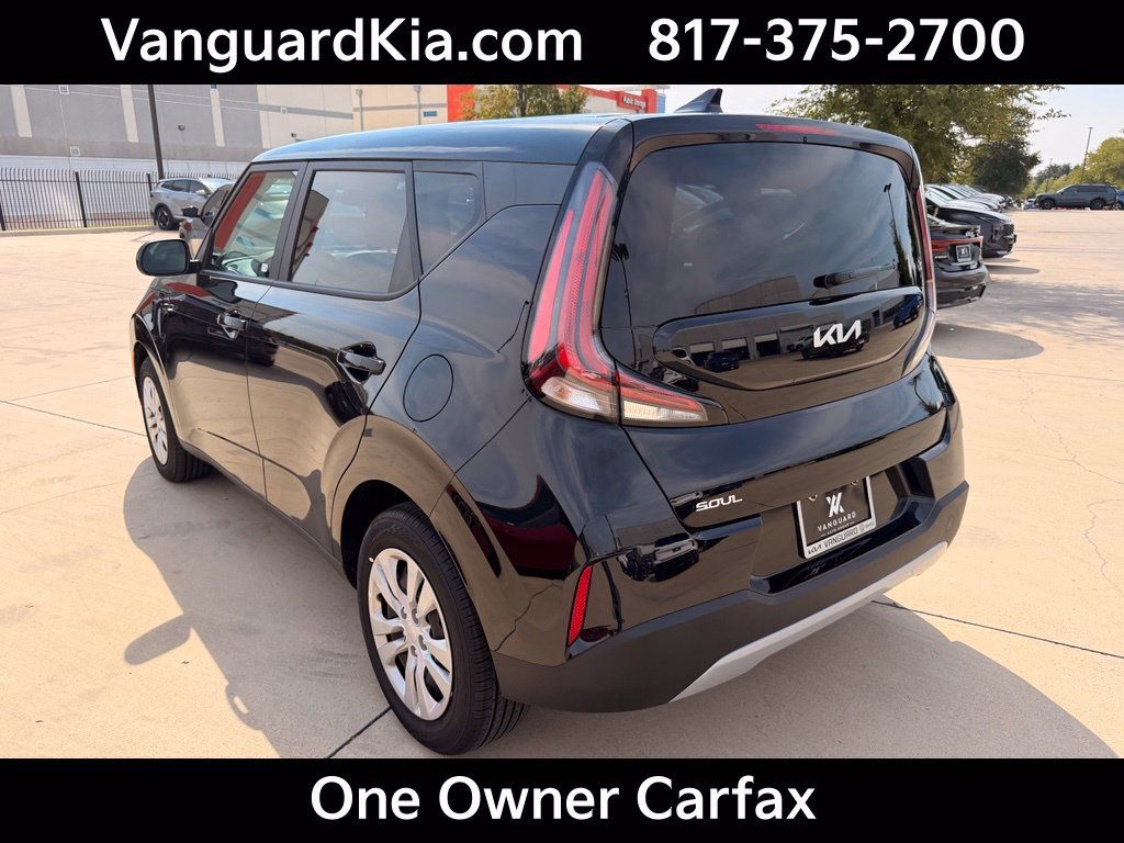 Certified 2023 Kia Soul LX FWD image 2