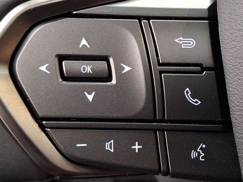 Used 2025 Lexus LX 600 4WD w/ Luxury Package image 24