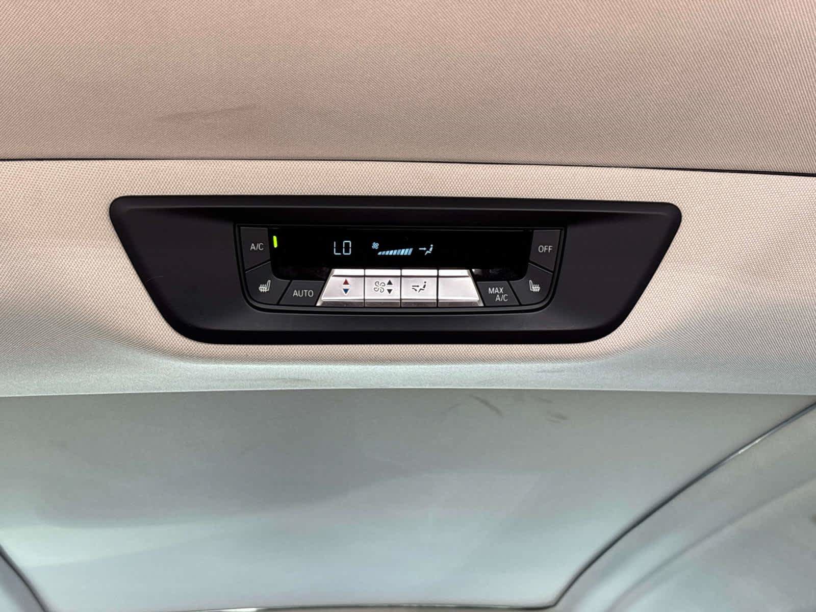 Used 2023 BMW X7 xDrive40i w/ Premium Package AWD/4WD image 15