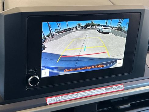 Certified 2025 Toyota Tacoma SR5 AWD/4WD image 22