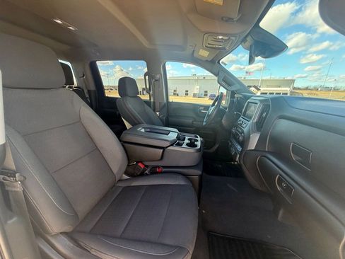 Used 2025 Chevrolet Silverado 2500 Custom w/ Custom Value Package image 12