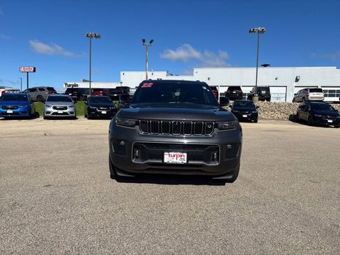 Used 2022 Jeep Grand Cherokee Overland w/ Adv Protech Group III AWD/4WD image 8