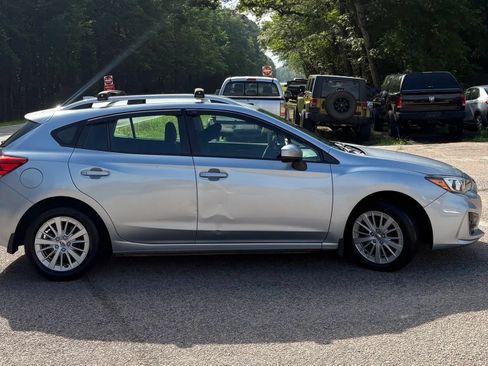 Used 2017 Subaru Impreza 2.0i Premium AWD/4WD image 6