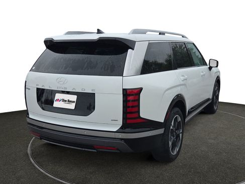 Certified 2026 Hyundai Palisade Limited AWD/4WD image 6
