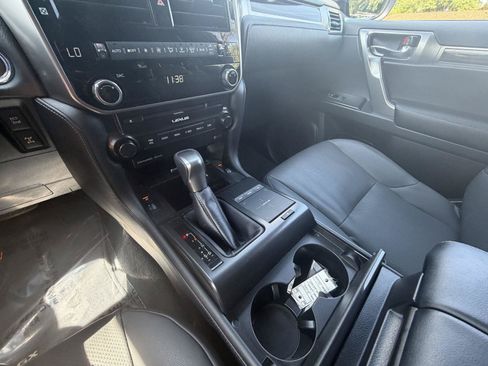Used 2023 Lexus GX 460 Premium w/ Premium Package AWD/4WD image 19