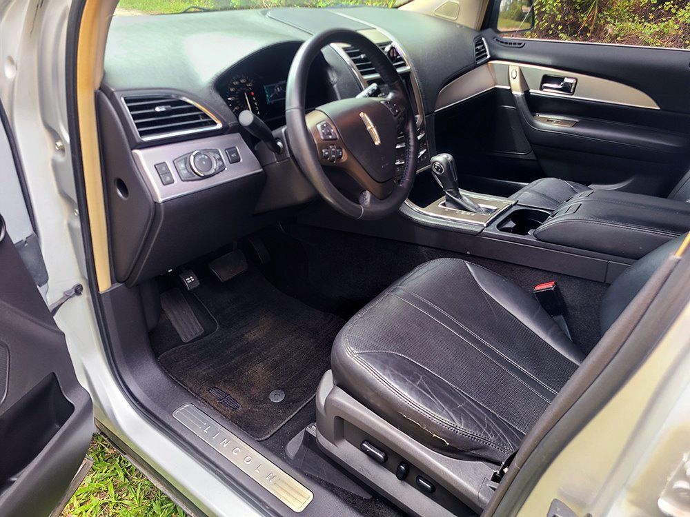 Used 2011 Lincoln MKX 2WD image 12