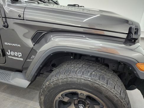 Used 2018 Jeep Wrangler Unlimited Sahara image 21