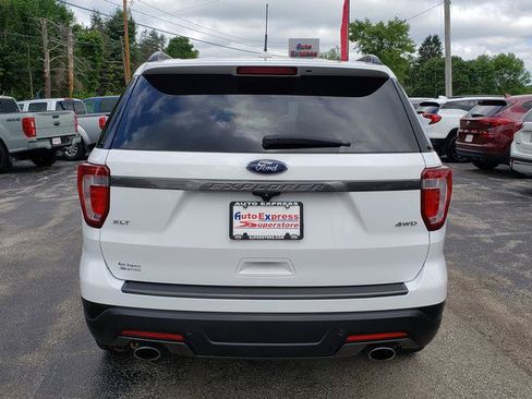 Used 2018 Ford Explorer XLT w/ Equipment Group 202A AWD/4WD image 6