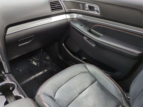 Certified 2019 Ford Explorer Sport w/ Equipment Group 401A image 18