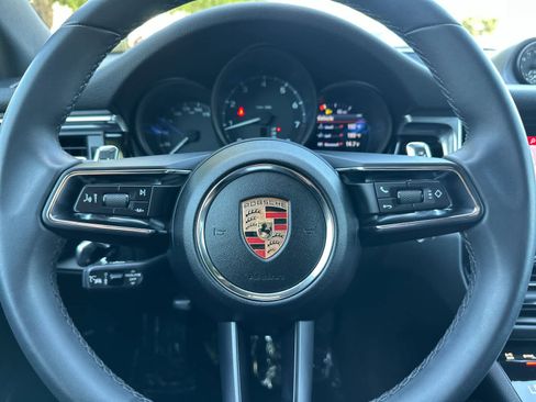 Certified 2025 Porsche Macan AWD/4WD image 25