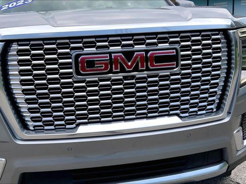 Used 2023 GMC Yukon XL Denali w/ Denali Reserve Package AWD/4WD image 31