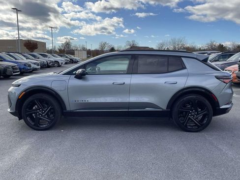 Used 2024 Chevrolet Equinox EV RS image 24