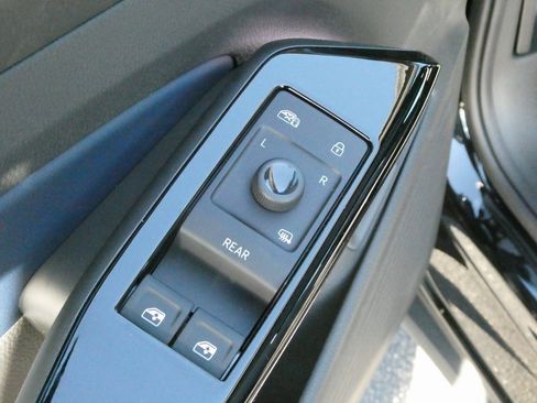 New 2025 Volkswagen ID.4 Pro S image 26