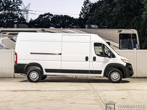 Used 2025 RAM ProMaster 2500 w/ Convenience Group FWD image 7