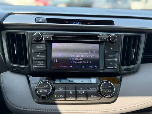Used 2013 Toyota RAV4 XLE FWD image 14