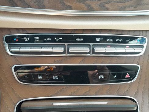 Used 2023 Mercedes-Benz E 350 4MATIC Sedan image 12