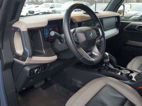 Used 2023 Ford Bronco Wildtrak image 10