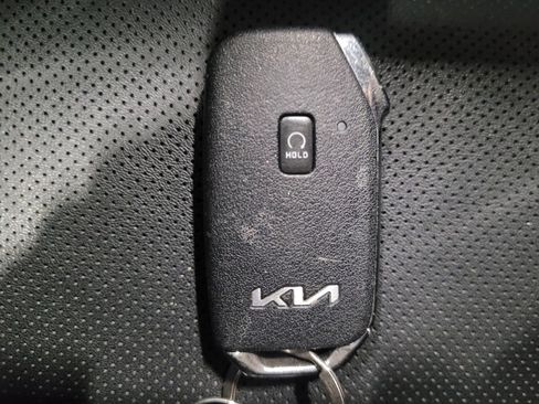 Used 2022 Kia Telluride S image 32