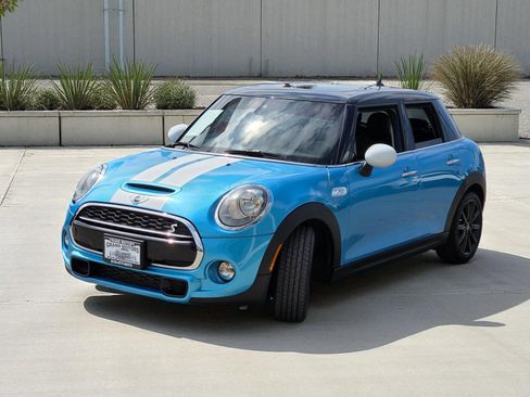 Used 2019 MINI Cooper S image 6