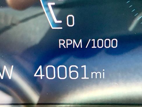 Used 2025 Cadillac XT4 Premium Luxury FWD image 33