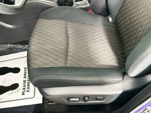 Used 2018 Nissan Rogue SV image 18