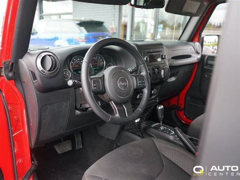 Used 2018 Jeep Wrangler Sport AWD/4WD image 15