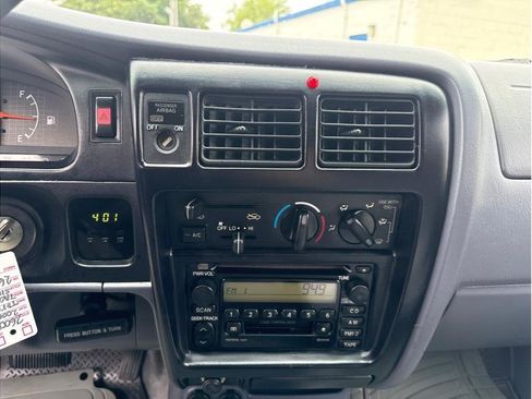 Used 2000 Toyota Tacoma 2WD Xtracab image 16