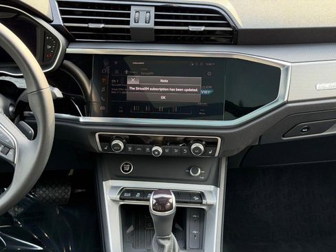 Used 2025 Audi Q3 2.0T Premium w/ Convenience Package image 13