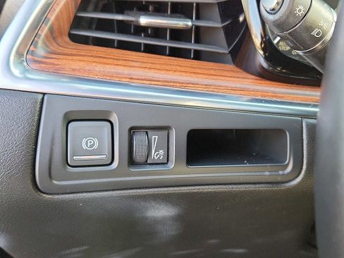 Used 2021 Cadillac XT5 Premium Luxury image 22