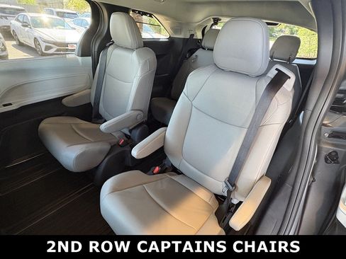 Used 2026 Toyota Sienna XLE AWD/4WD image 26