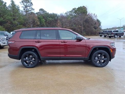 New 2025 Jeep Grand Cherokee L Altitude image 2