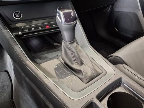 New 2025 Audi Q3 2.0T Premium image 9