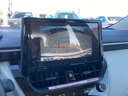 Used 2026 Toyota Corolla LE image 28