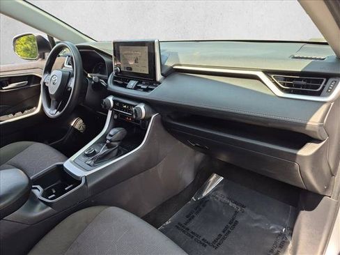 Used 2025 Toyota RAV4 XLE AWD/4WD image 21