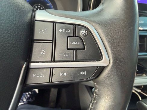 Used 2024 Toyota Highlander Limited AWD/4WD image 10