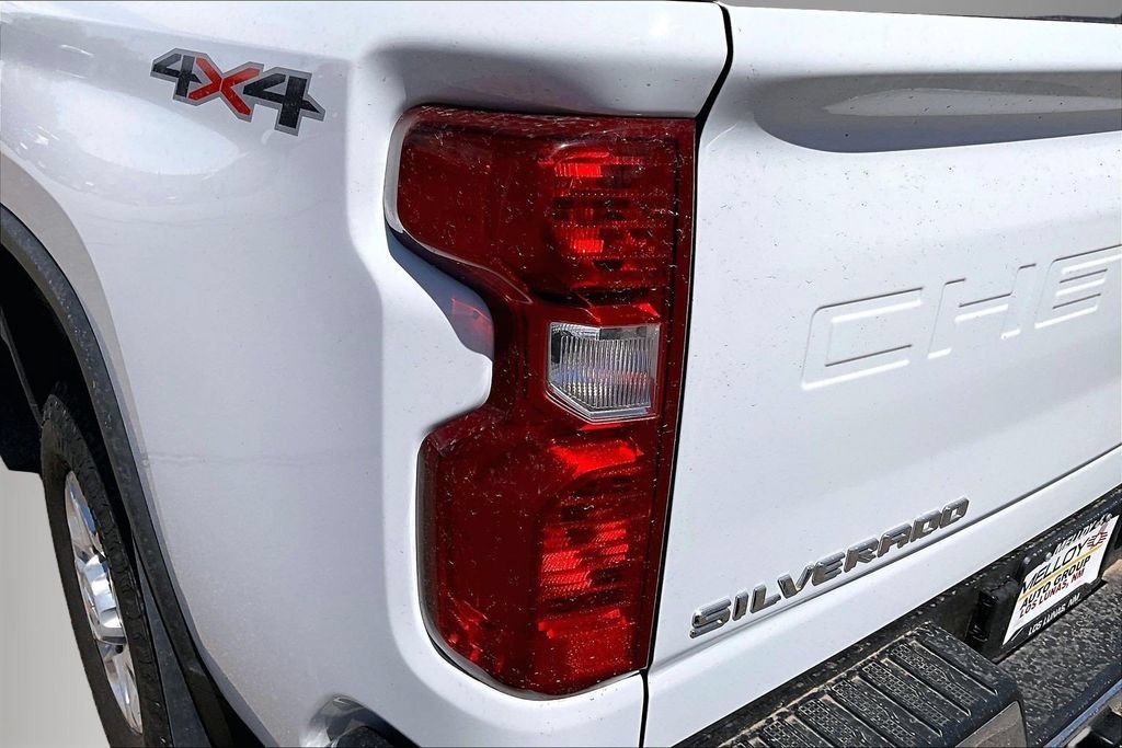 Used 2025 Chevrolet Silverado 3500 LT w/ Safety Package AWD/4WD image 24