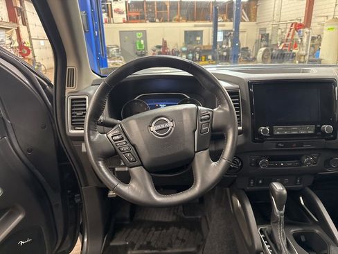 Certified 2024 Nissan Frontier SL image 15