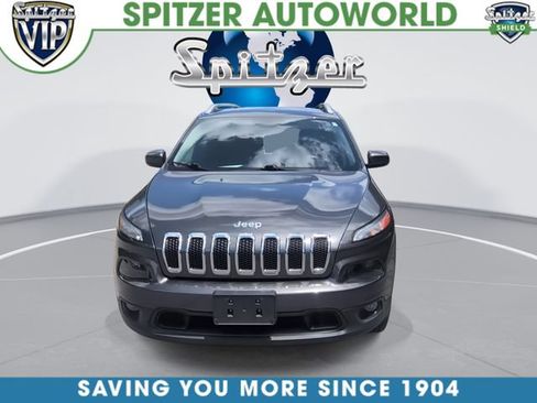 Used 2016 Jeep Cherokee Latitude w/ Cold Weather Group AWD/4WD image 3