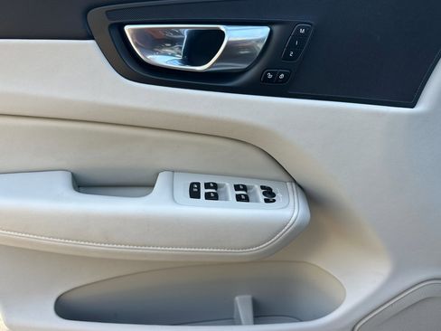 Certified 2023 Volvo XC60 B5 Plus w/ Protection Package Premier image 11