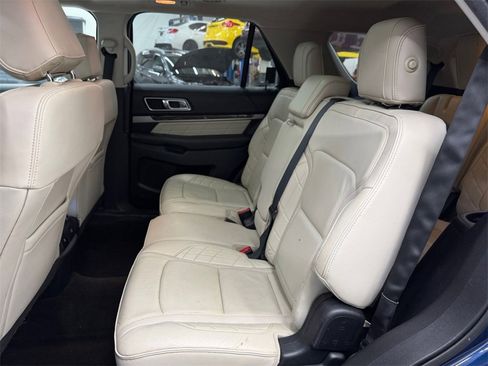 Used 2016 Ford Explorer Platinum image 11
